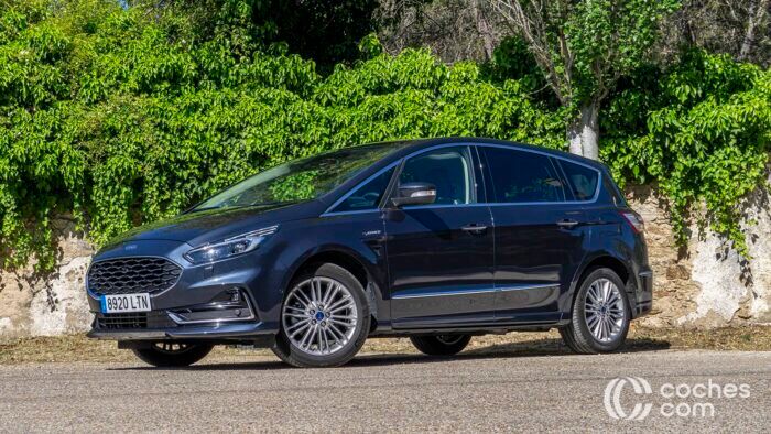 Fords Max Hybrid Test 01 700x394