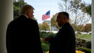 Az új felmérés szerint Orbán 18 ponttal emelkedett Trump látogatása után