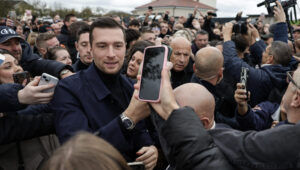 Az új szavazás szerint Jordan Bardella minden 2027-es elnökválasztási forgatókönyvet nyer