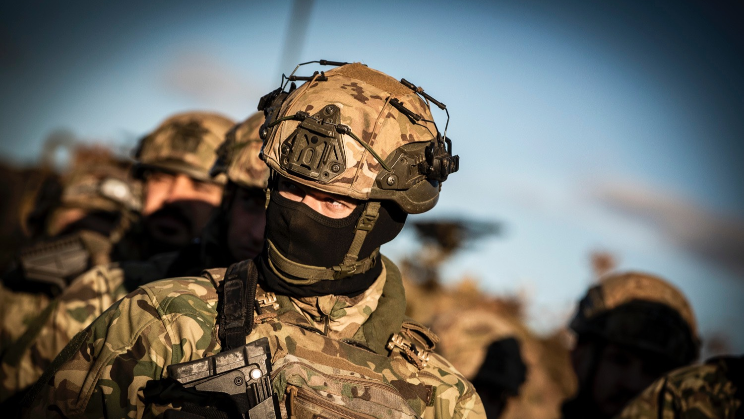 Egyesülve a védelemben: A visegrádi négyek erősítik a regionális katonai képességet