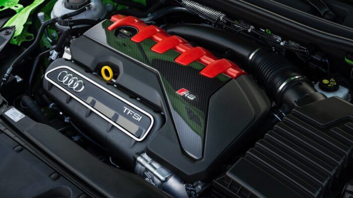 Audi öthengeres motor 7 700x394