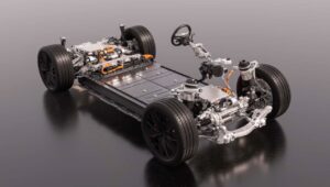 A 400 V-os és a 800 V-os elektromos autók közötti különbségek: melyik technológia a jobb?