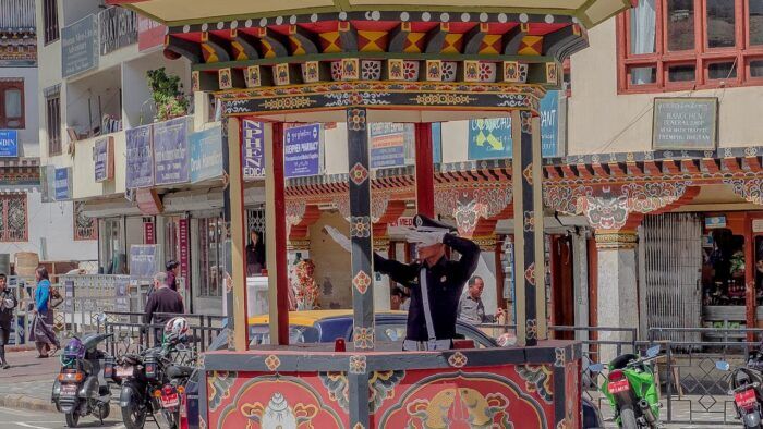 Bhután közlekedési lámpák 2 700x394