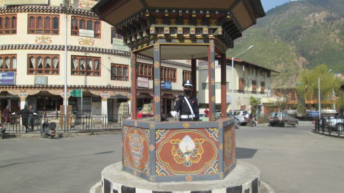 Bhután közlekedési lámpák 4 700x394