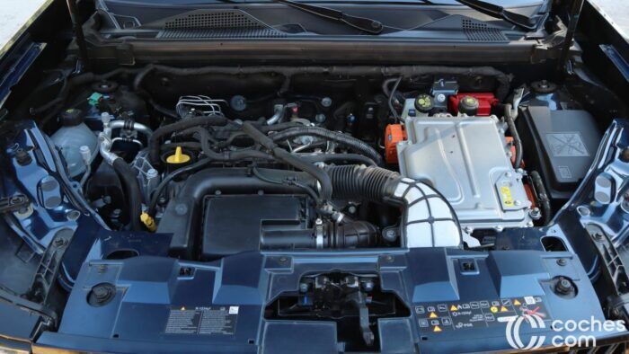 Dacia Bigster Hybrid 155 motorteszt 1 700x394