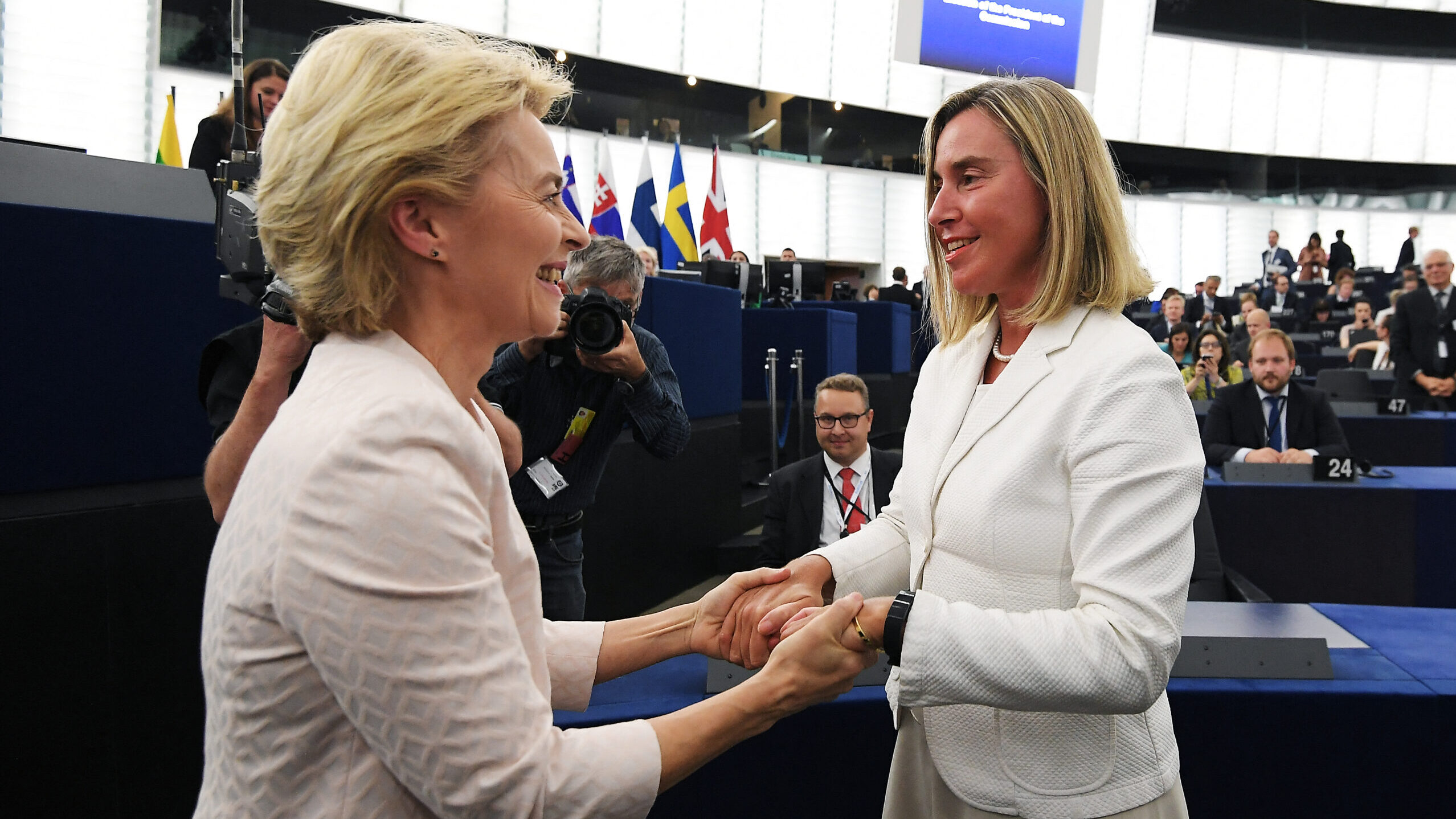 A Mogherini csalási szonda mindenekelőtt von Der Leyen kárával fenyeget