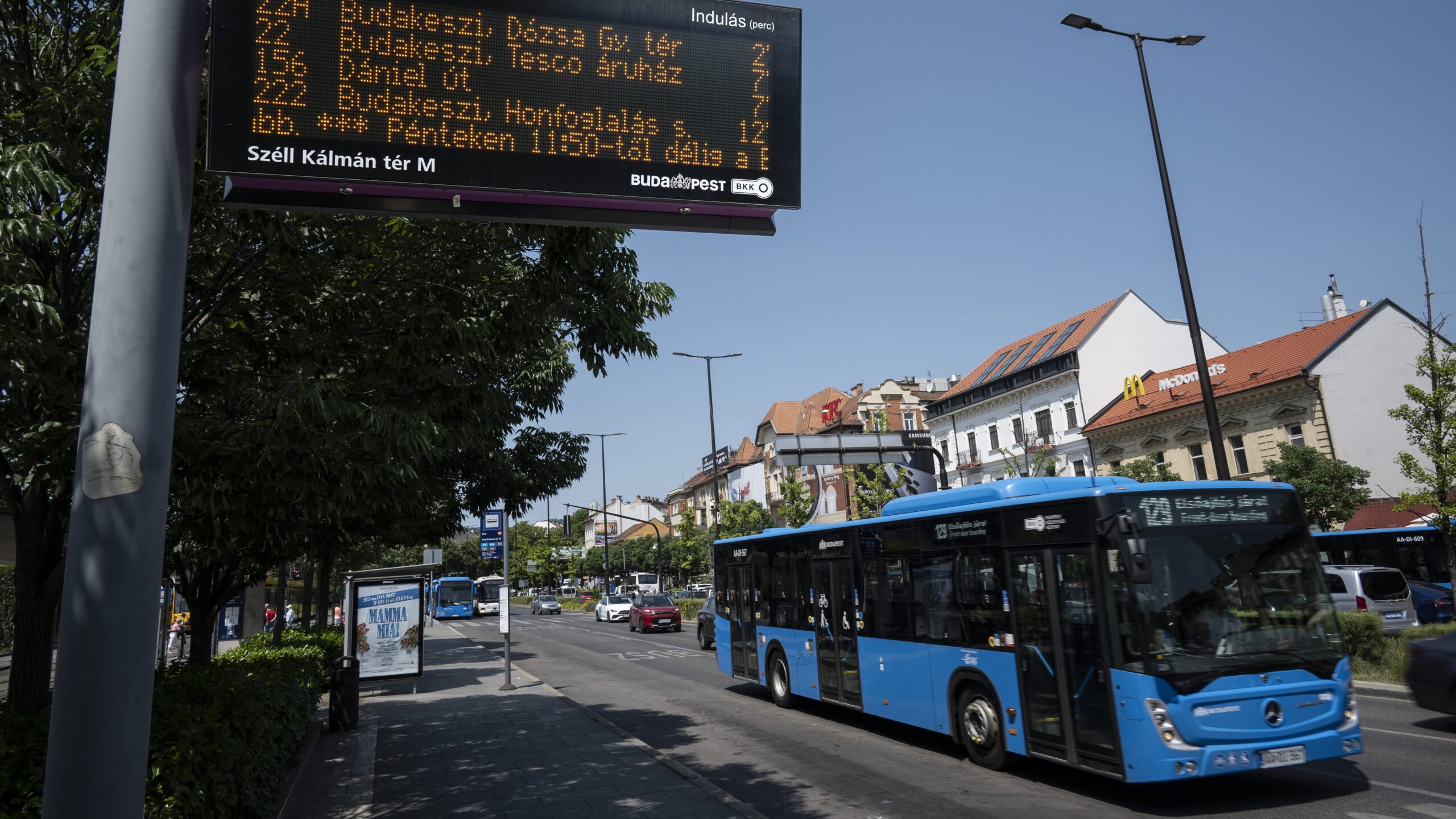 A fővárosi hatóságok folytatják az autóbuszok intenzív biztonsági ellenőrzését