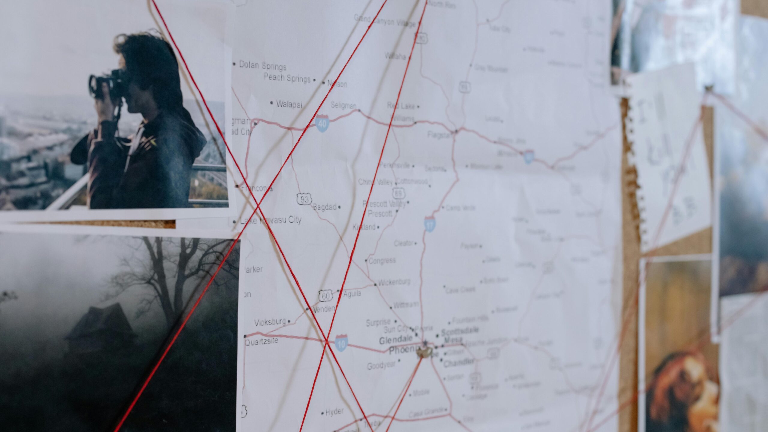 Adam LeBor a téli legjobb thrillerekben