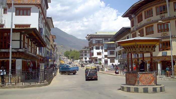 Bhután közlekedési lámpák 1 700x394