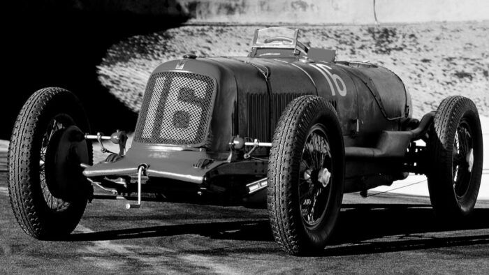 Történelem Maserati 1 700x394