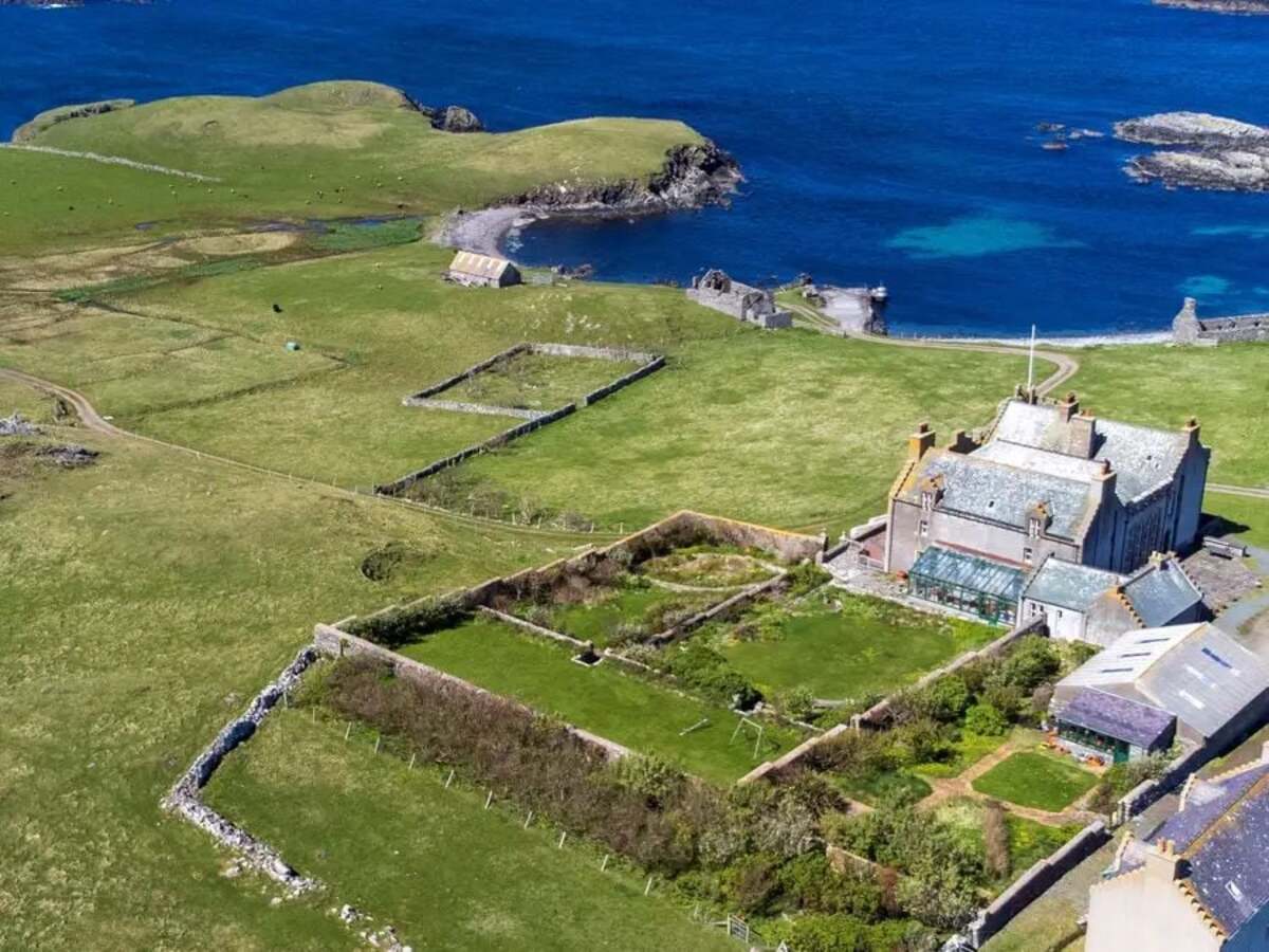 Skót sziget kúriával