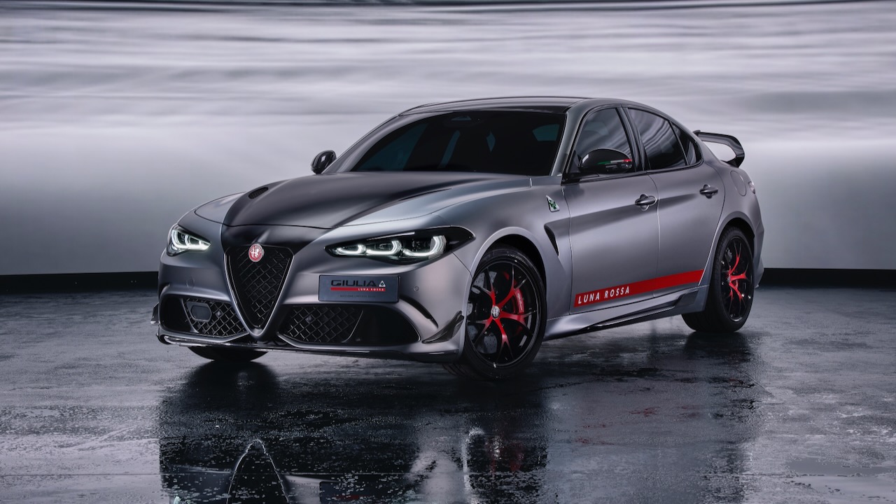 Alfa Romeo Giulia Quadrifoglio Luna Rossa: tengeri inspiráció és sok aerodinamika
