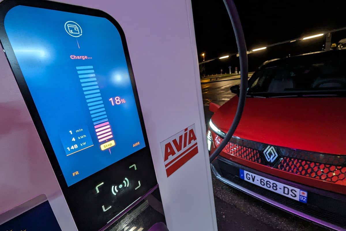 Renault Scenic e-Tech töltés közben