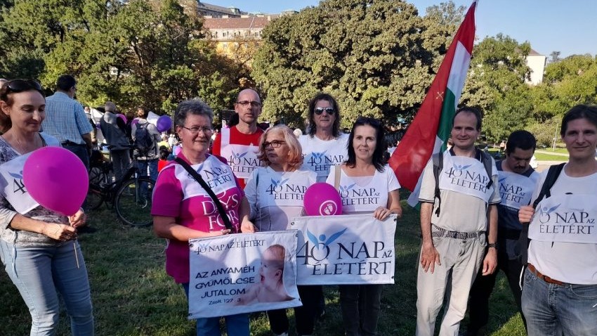 A 40 nap az életért mozgalom 26 000 babát mentett meg