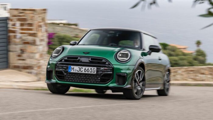 MINI Cooper S JCW 2024 28 700x394
