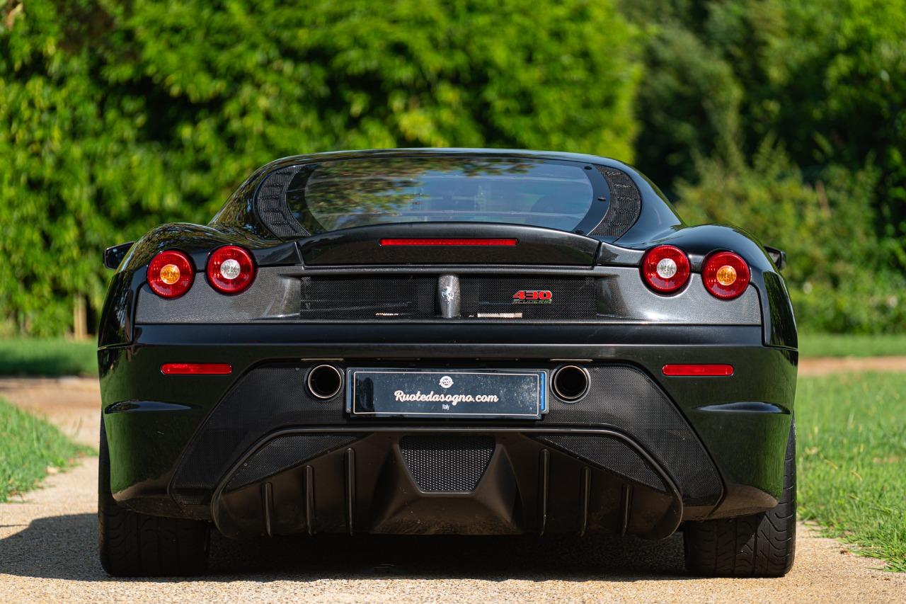Ferrari 430 Scuderia hátulról – Ruote da Sogno srl