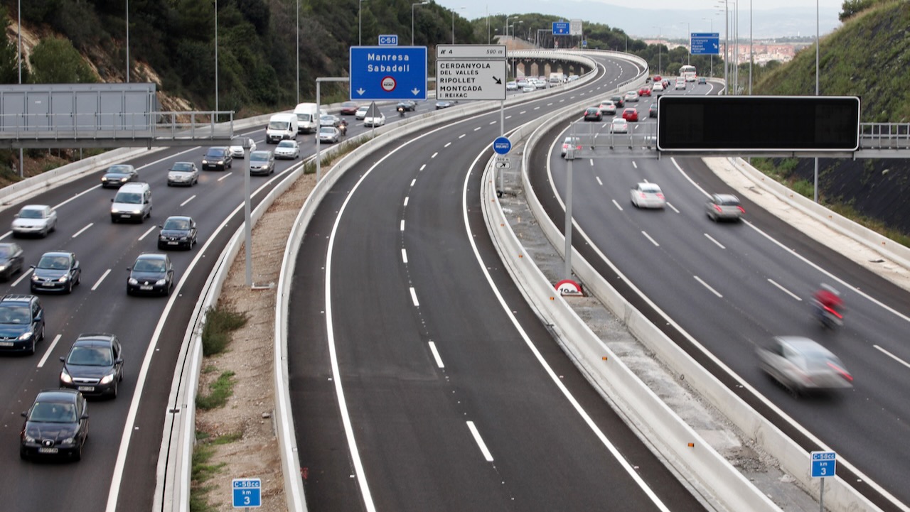Legyen óvatos, ha konnektoros hibridje vagy elektromos autója van: megváltozott a törvény, és többé nem fog tudni egyedül utazni a BUS-VAO-val.