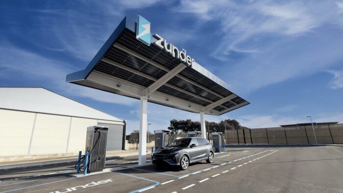 Elektromos töltőpont 2 700x394