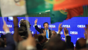 A jobboldali populista Chega Párt vezeti az országos szavazást Portugáliában
