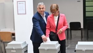 Új nemzetközi misszió felügyeli a magyarországi választásokat legitimációs aggályok közepette