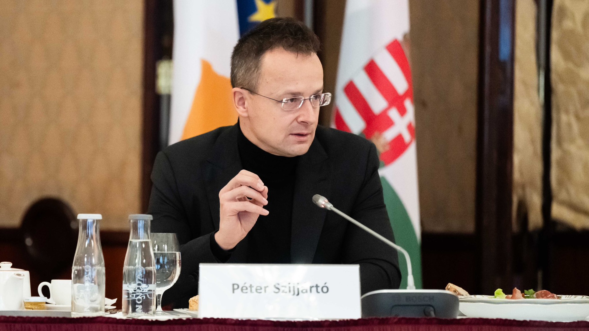 Hungary FM: Nem fogadunk el előadásokat EU-nagykövetektől