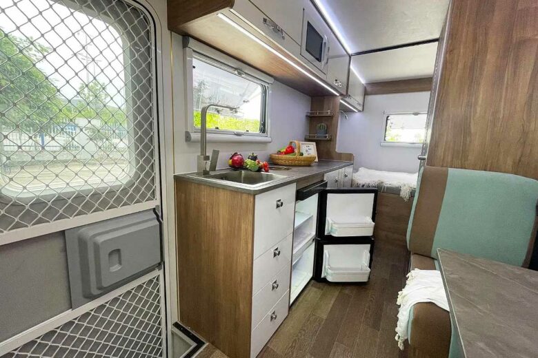 Konyhai modul hűtővel