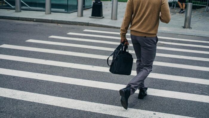 Gyalogos Smartphone City 3 700x394