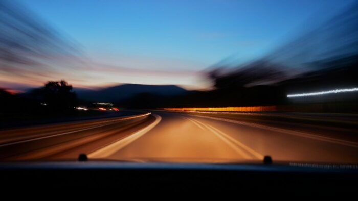 Vezetési éjszaka 3 700x394