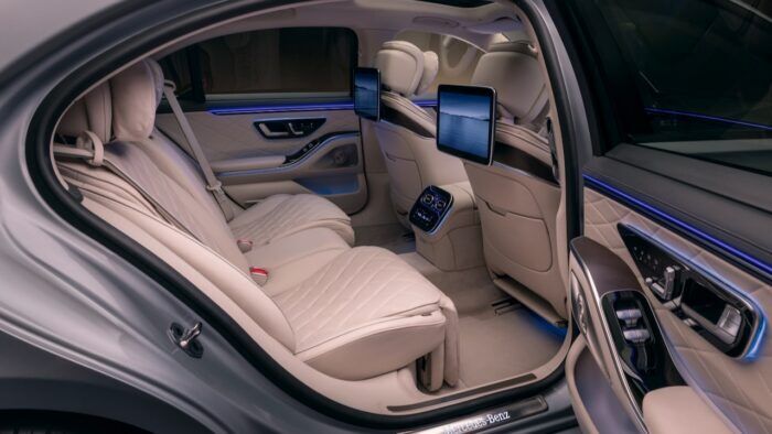 Mercedes S osztályú öv 2 700x394