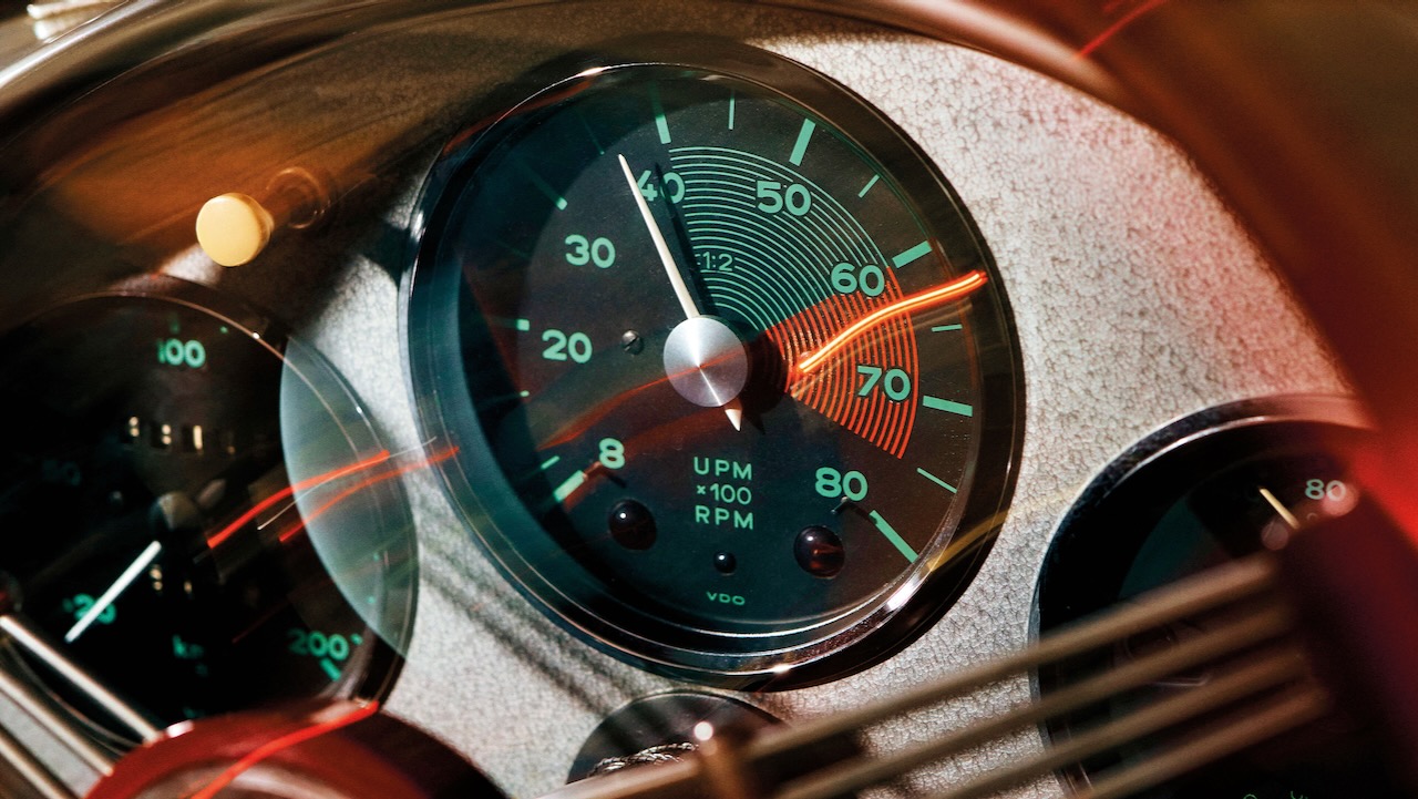 A Porsche központi fordulatszámmérő története, és miért marad még digitális