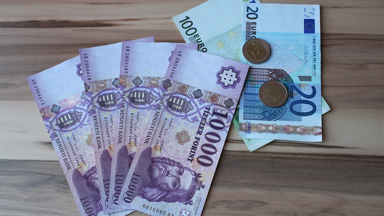 A Magyar Nemzeti Bank több mint egy év után először csökkentette a kamatot