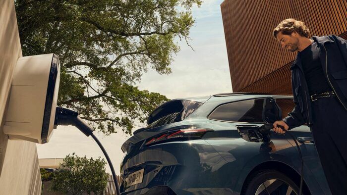 Peugeot E 308 SW 2026 Detail 3 700x394