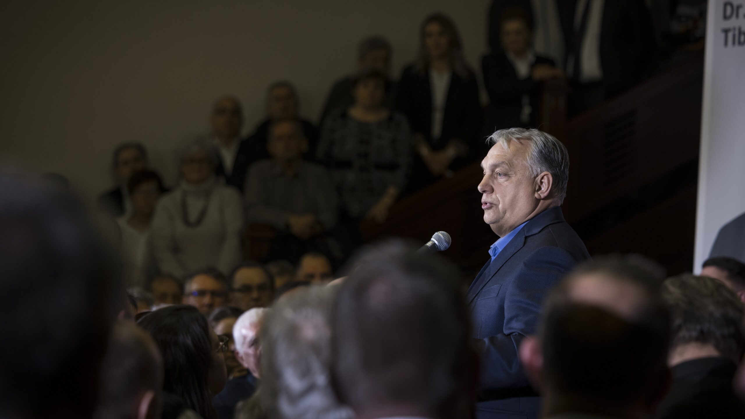 A felmérés szerint Orbán képes ellenállni a brüsszeli nyomásnak
