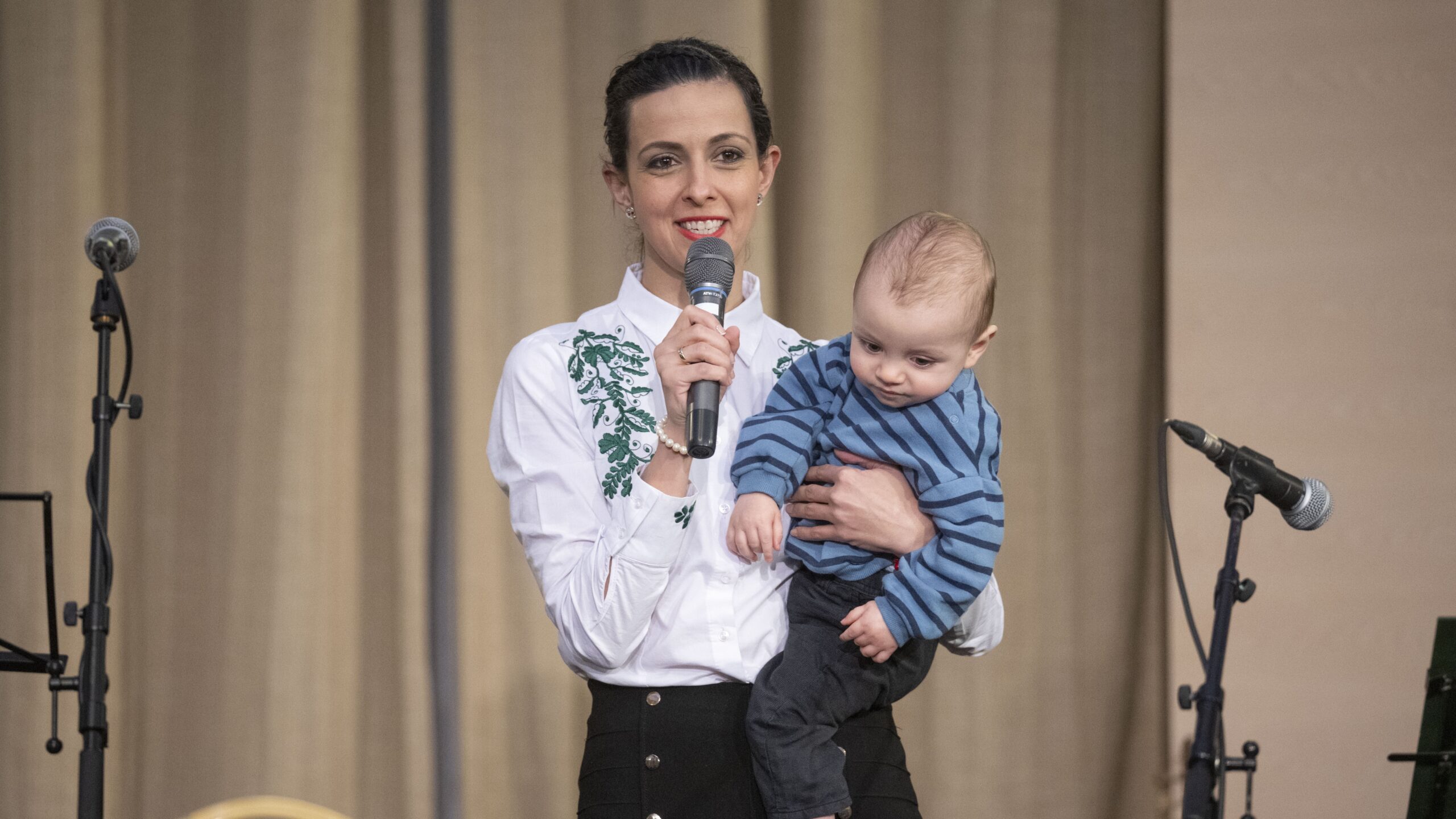 Az államtitkár kiemeli az anyák növekvő adómentességét Magyarországon