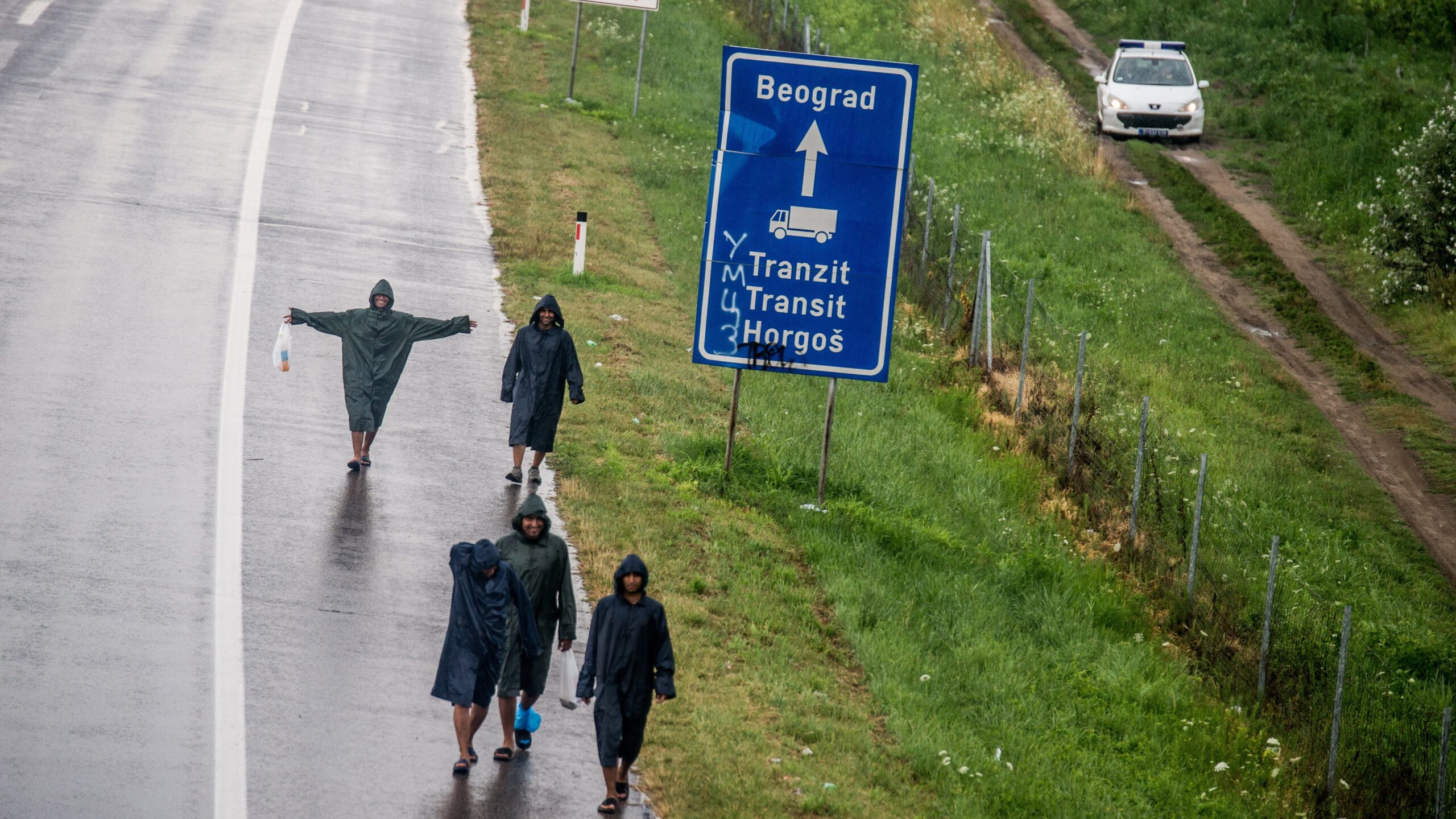 Bakondi: 23 ezer migráns befogadására kényszerítené Magyarországot az EU