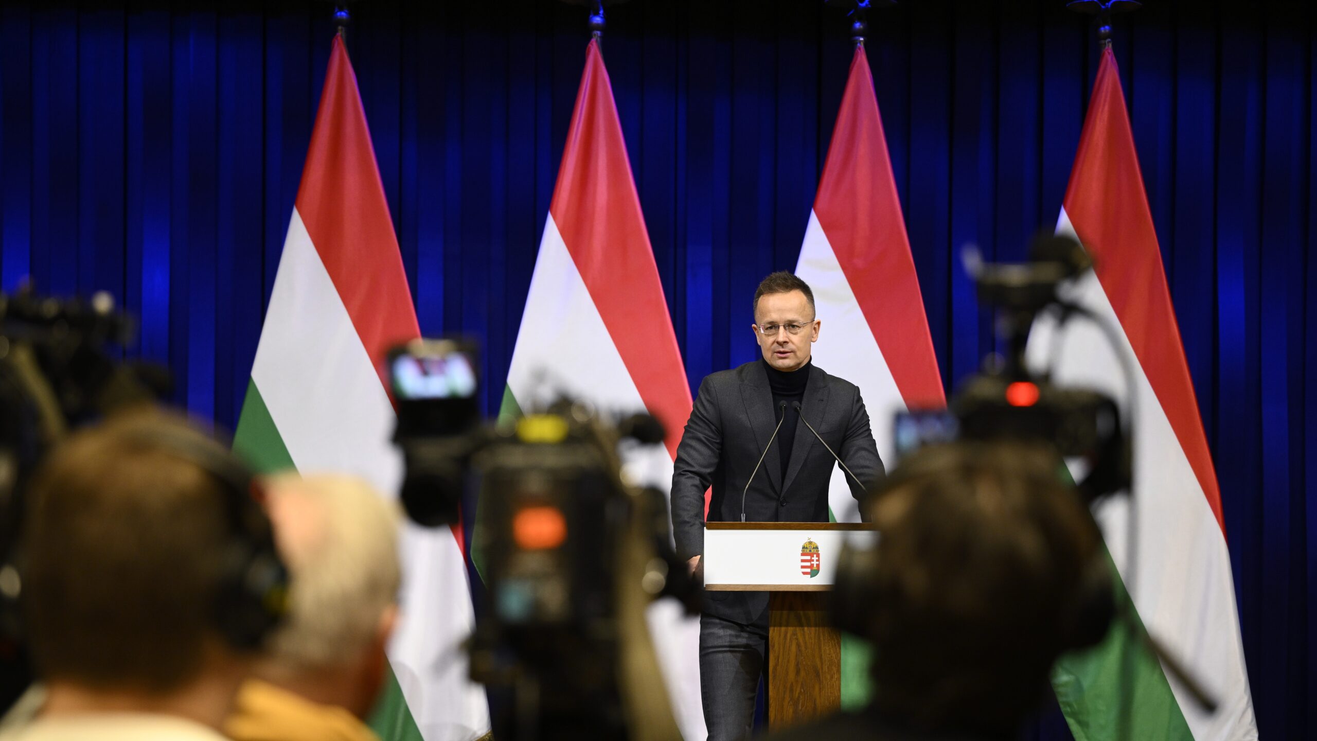 Szijjártó FM: A Béketanács segíthet megoldani az ukrán háborút