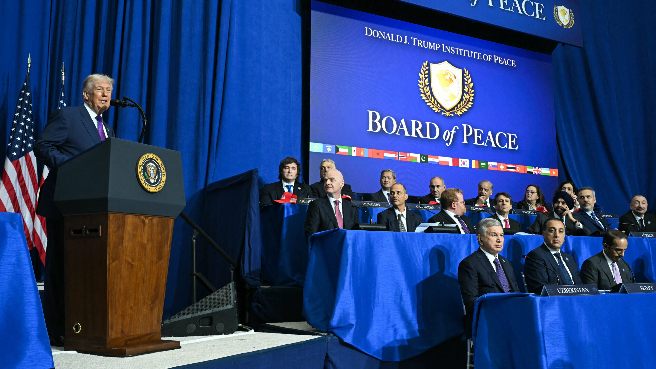 Trump támogatja Orbán újraválasztását a béketanács alakuló ülésén