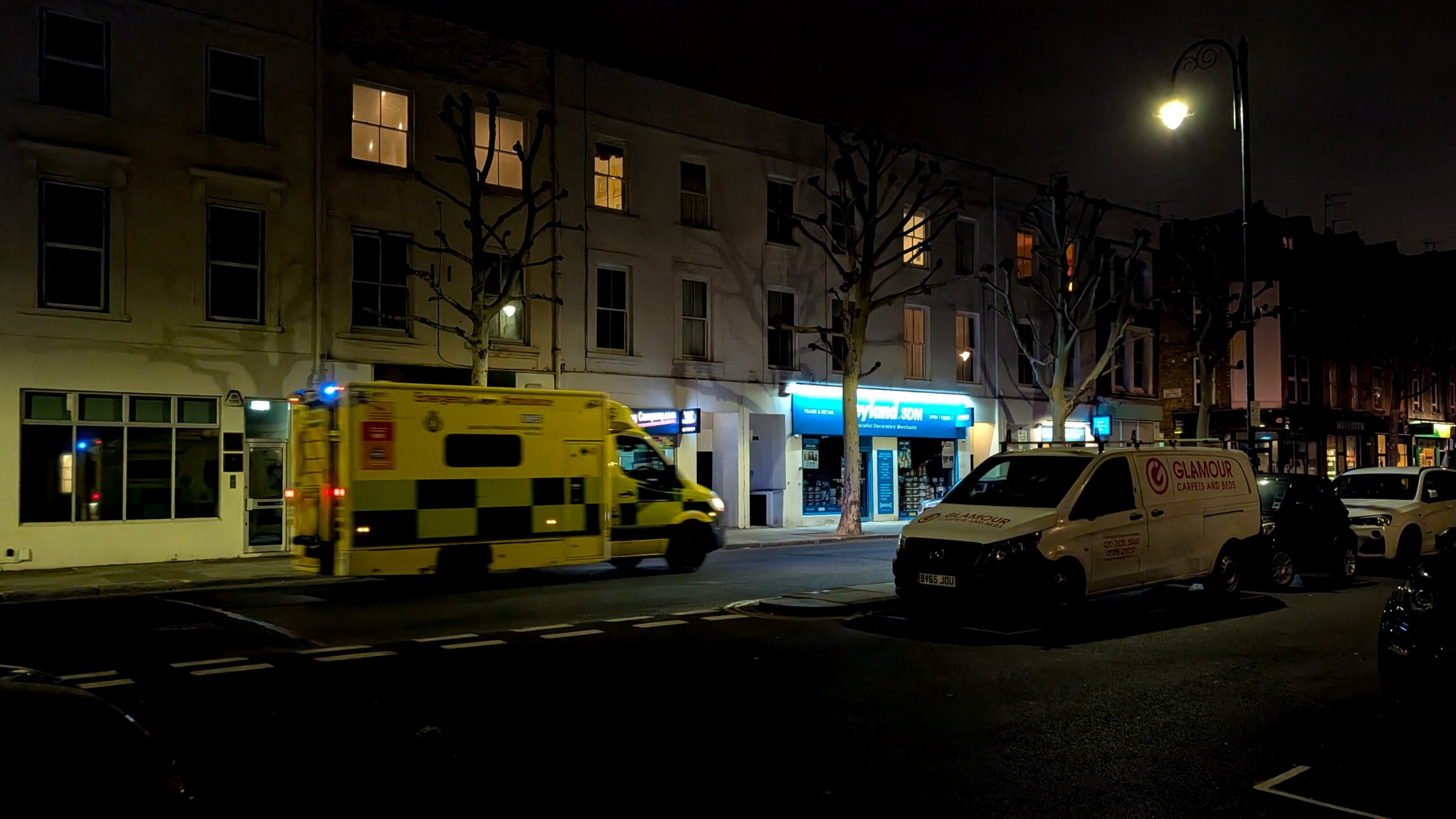 A gyújtogatás a londoni zsidó jótékonysági mentőket célozza