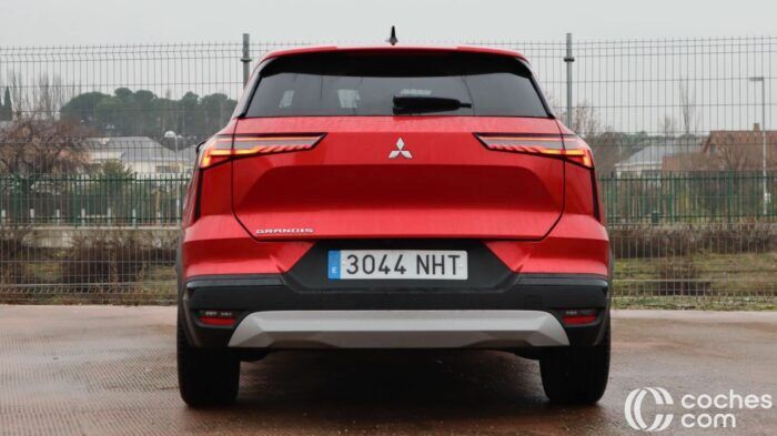 Mitsubishi Grandis MHEV teszt 1 700x393