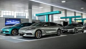 A BYD Európára fogad, és 3000 gyorstöltőt tervez a Denza táplálására