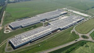 200 munkahely szűnik meg a győri Audinál a termelési rekord ellenére: a «harminc plusz program» áll a háttérben