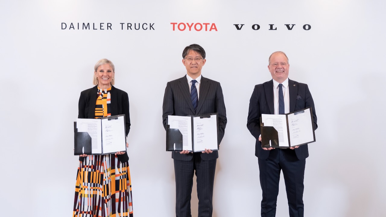A Toyota, a Mercedes és a Volvo összefognak az üzemanyagcellák fejlesztése és a hidrogén előmozdítása érdekében a nehézszállításban