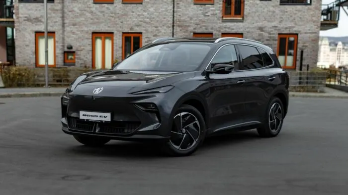MG S5 EV 2025 4 700x394