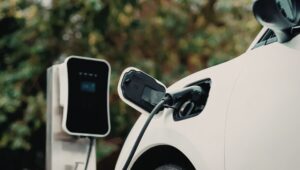 Az elektromos autók iránti érdeklődés 44.5%-ot ugrott egyetlen év alatt a magyar használtautó-piacon