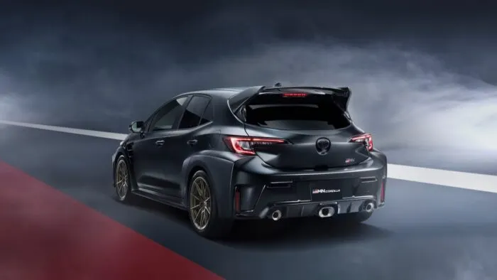 Toyota GRMN Corolla 12 700x394