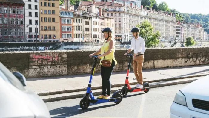 Google Maps robogók elektromos kerékpárok 1 700x394