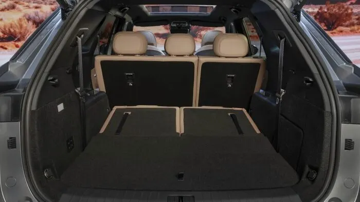 Ebro S900 PHEV 2026 belső 6 700x394