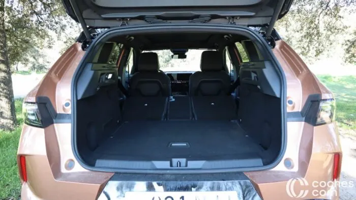 Opel Grandland PHEV csomagtartó teszt 7 700x393