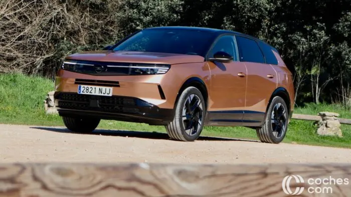 Opel Grandland PHEV Test 7 700x393