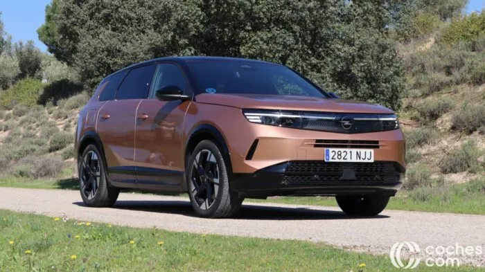 Opel Grandland PHEV Test 8 700x393